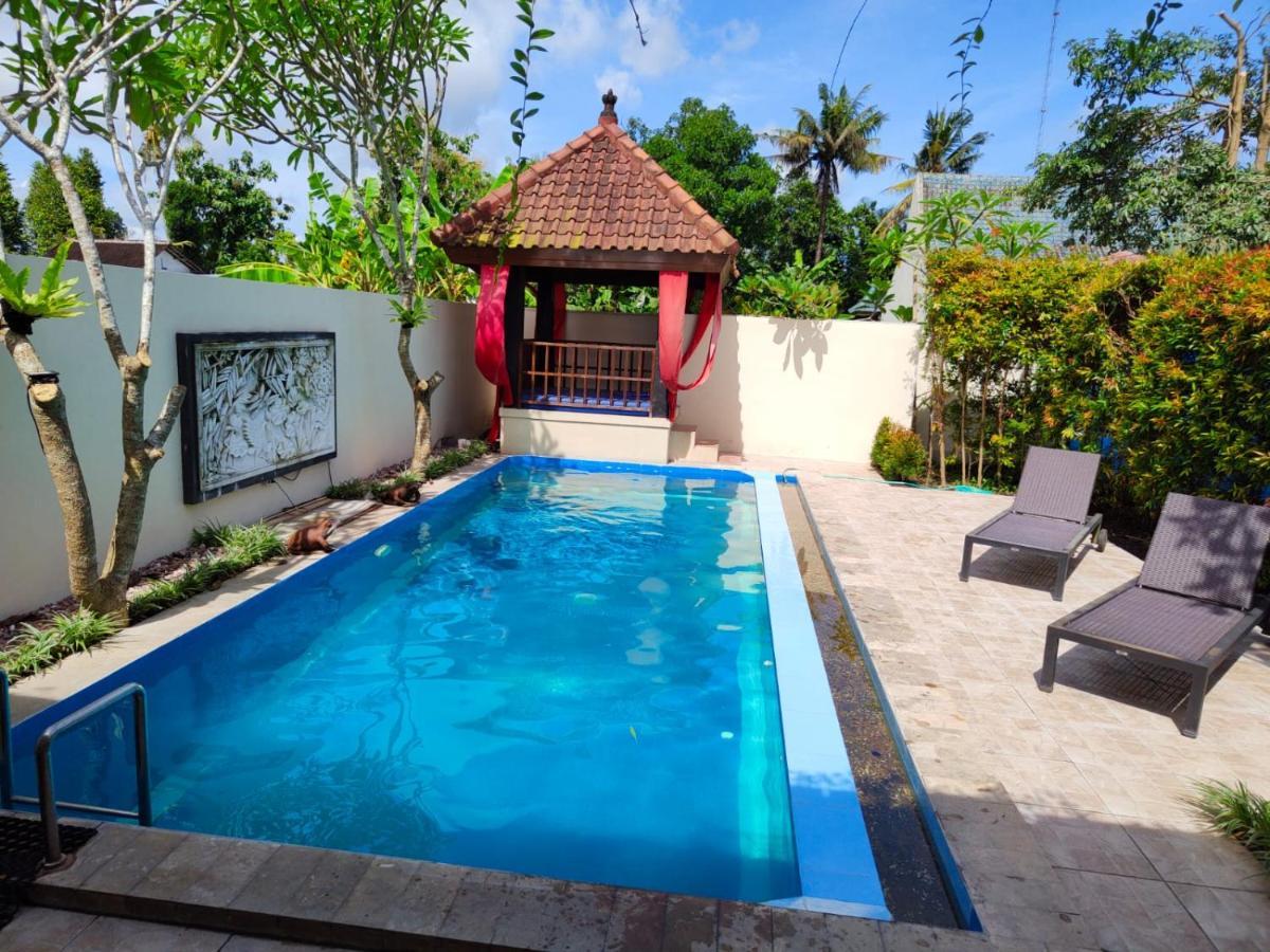 Rosseno Villa Yogyakarta Exterior foto